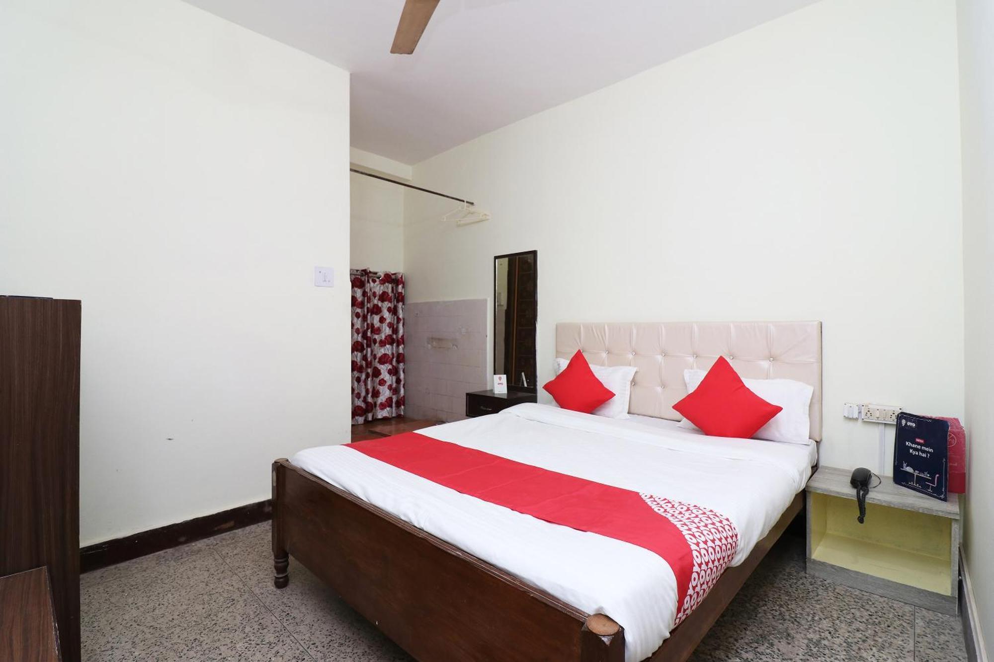 Hotel Shreya Бхубанешвар Екстериор снимка
