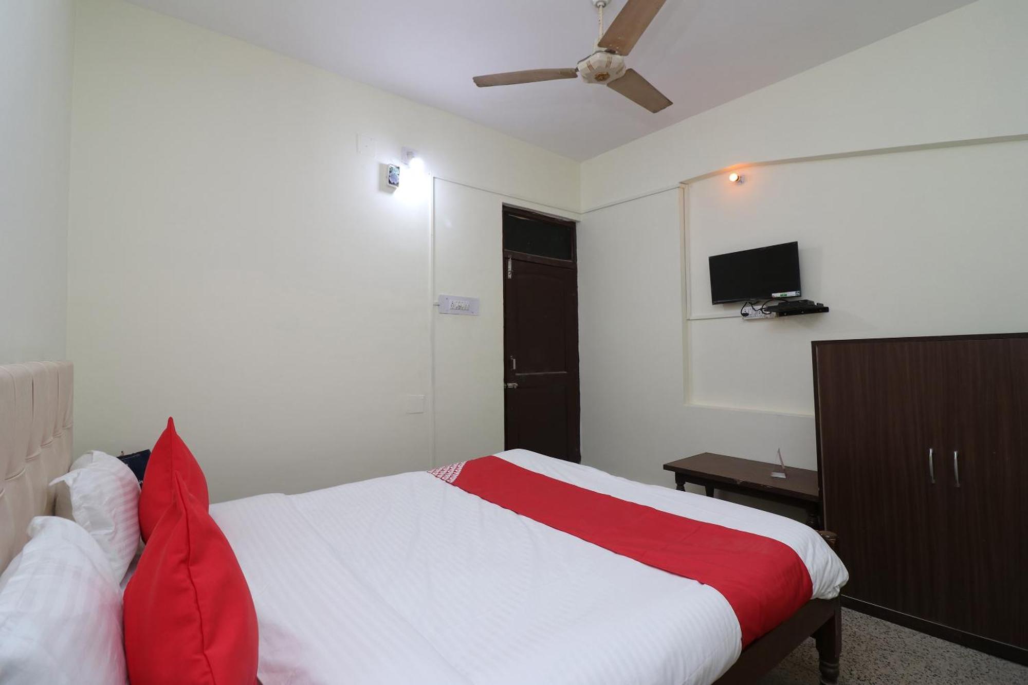 Hotel Shreya Бхубанешвар Екстериор снимка