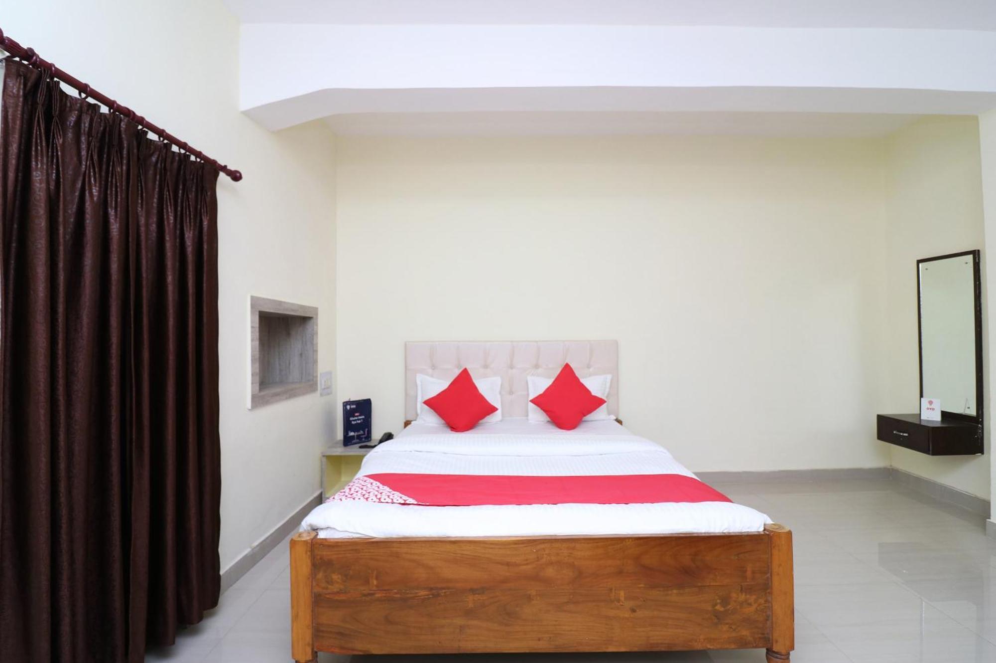 Hotel Shreya Бхубанешвар Екстериор снимка