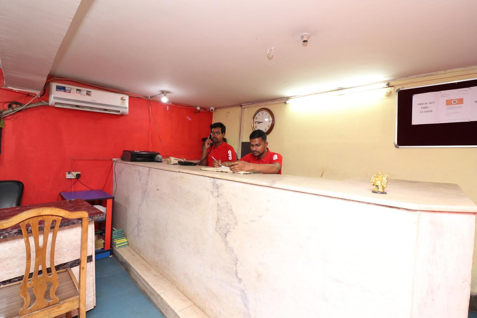 Hotel Shreya Бхубанешвар Екстериор снимка