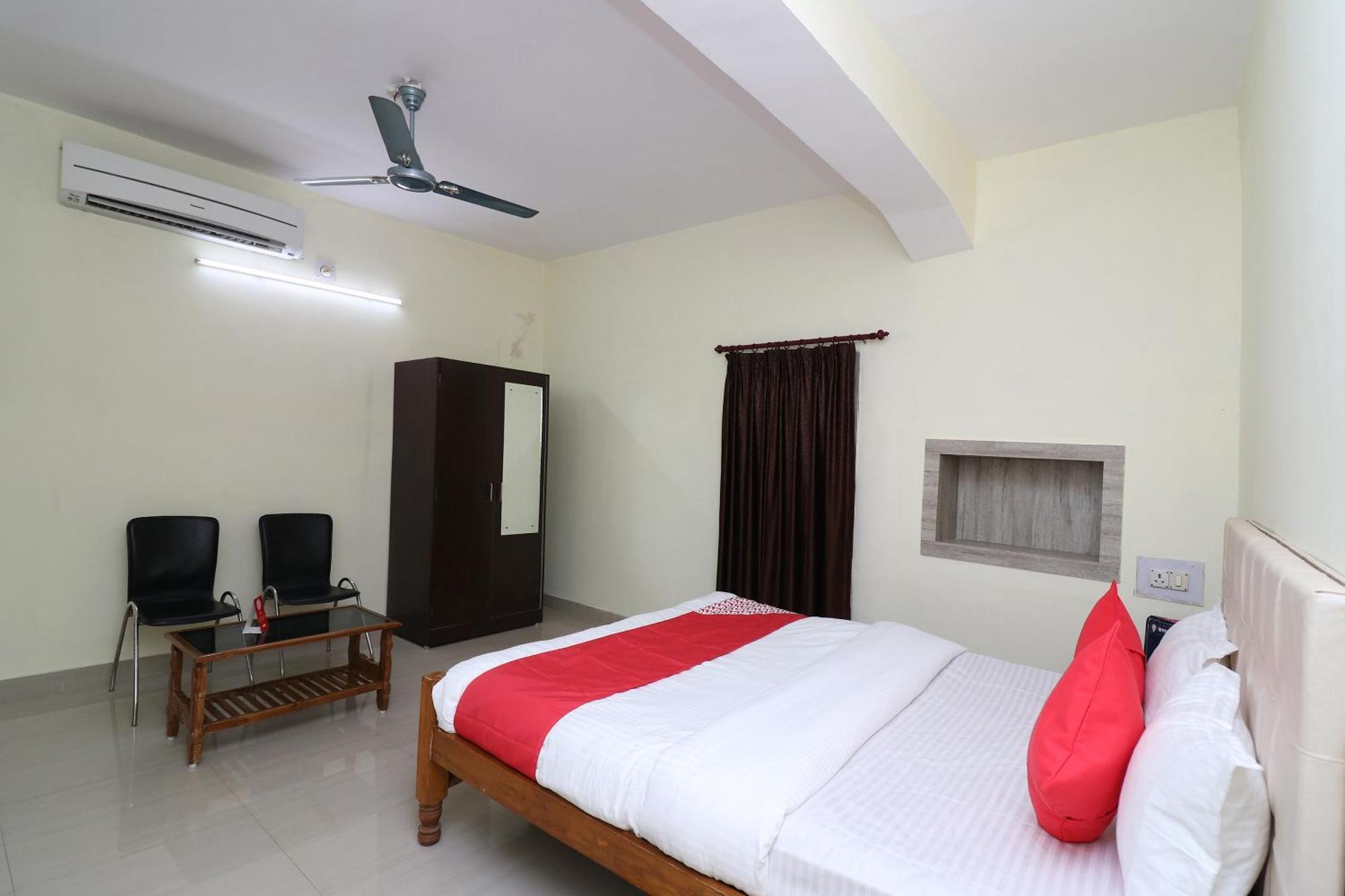 Hotel Shreya Бхубанешвар Екстериор снимка