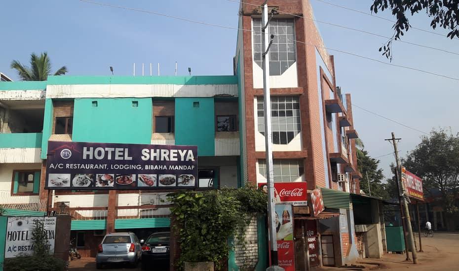 Hotel Shreya Бхубанешвар Екстериор снимка