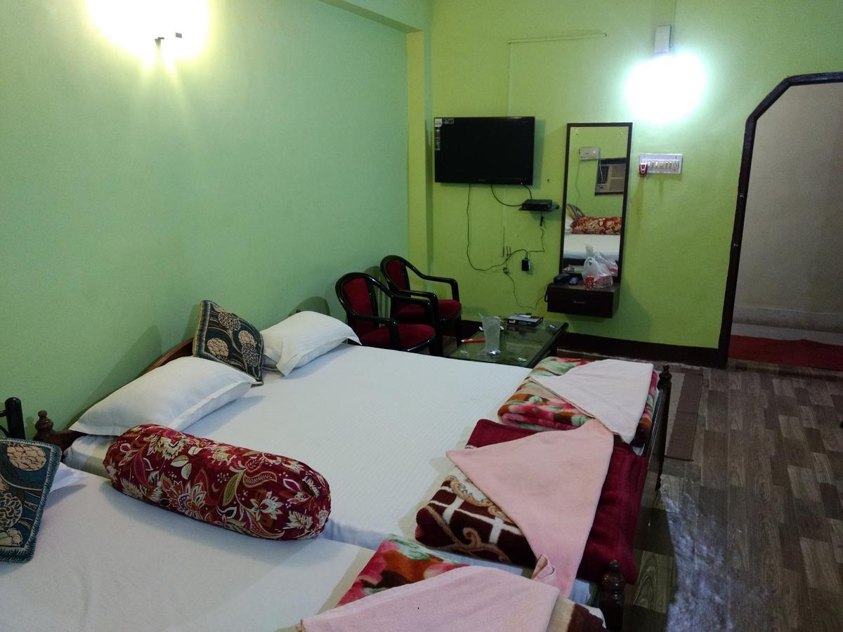 Hotel Shreya Бхубанешвар Екстериор снимка